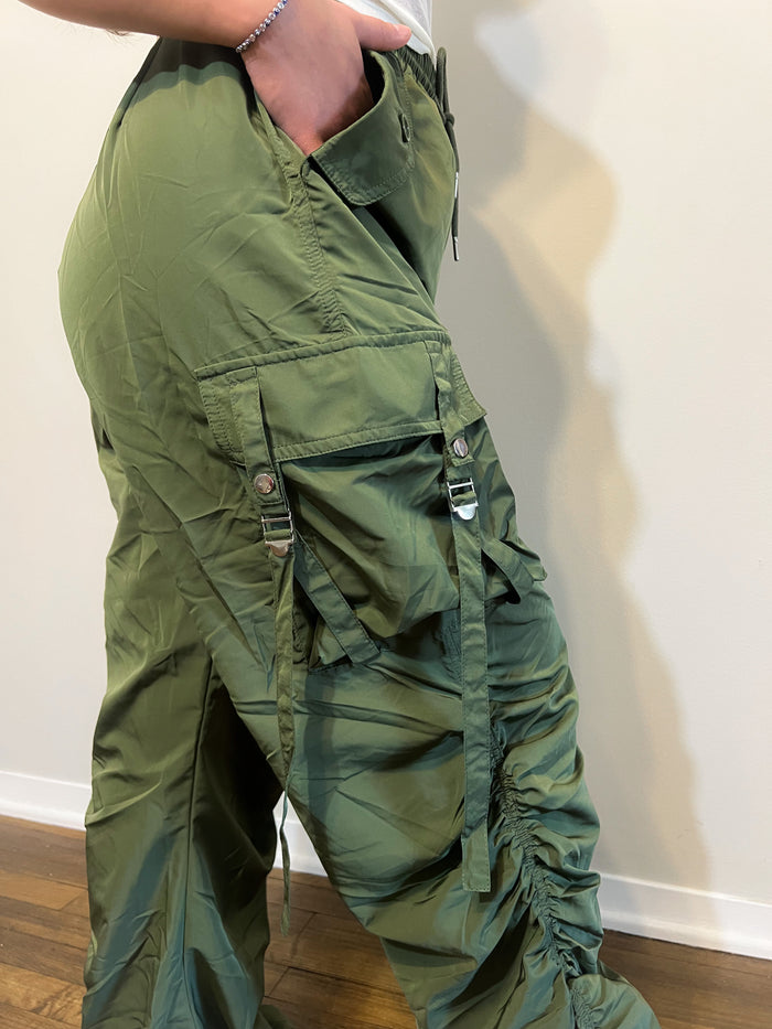 OLIVE BUNGEE CARGO PANTS