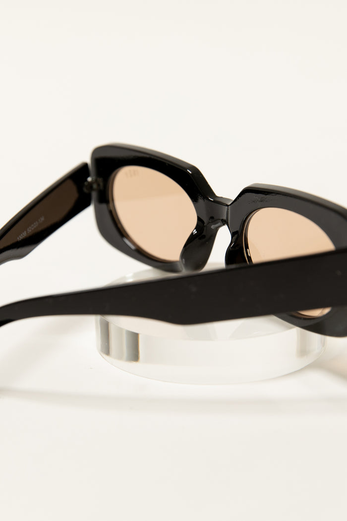 black square face sunglasses bold frame 2023 indy 