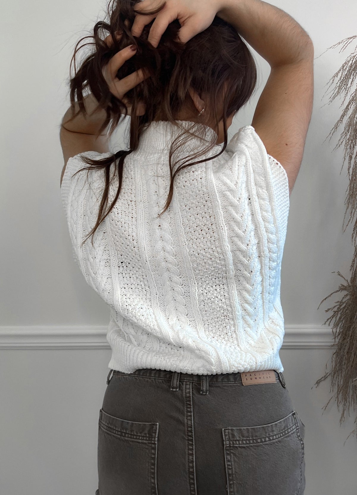 sleeveless oversized knit sweater vest back